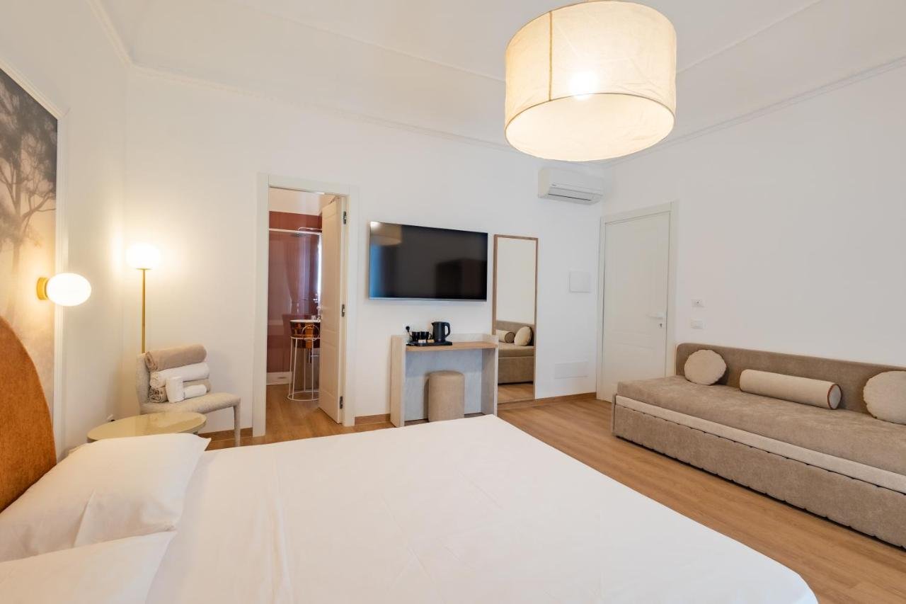 Lina's Room — Cinisi